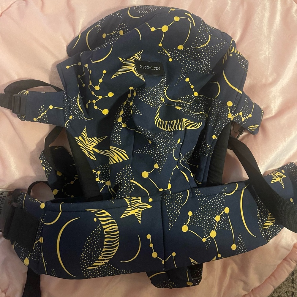 Momcozy carrier constellation design